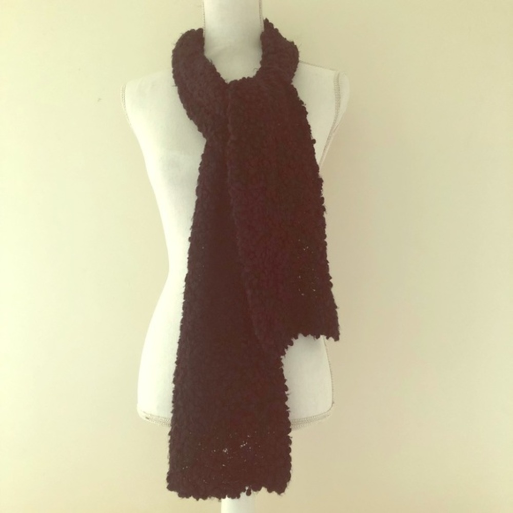 Cejon Black fuzzy scarf